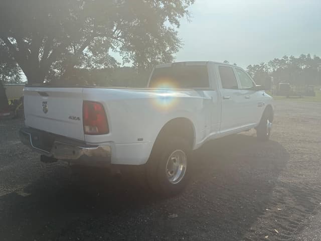 Image of Dodge Ram 3500 equipment image 2