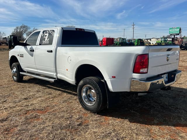 Image of Dodge Ram 3500 equipment image 2