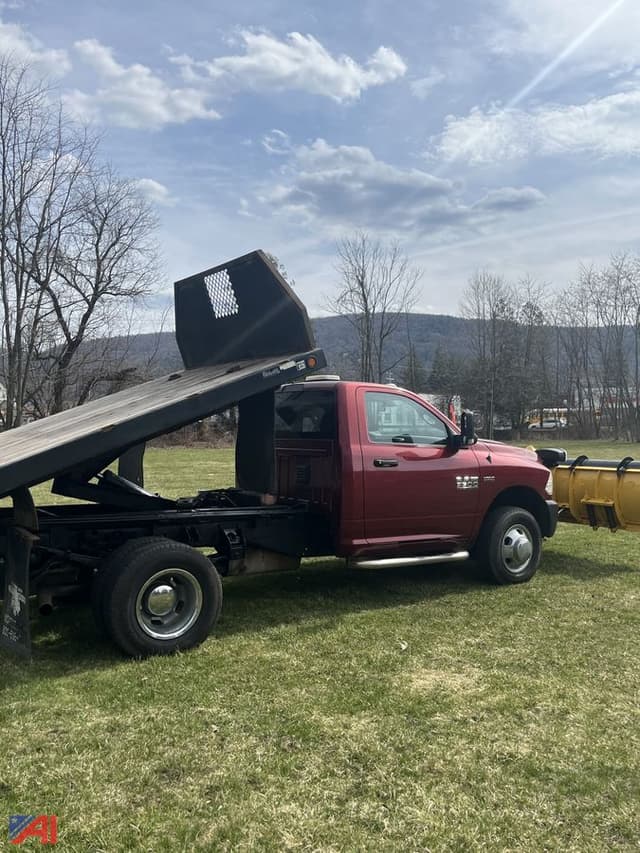 Image of Dodge Ram 3500 equipment image 2