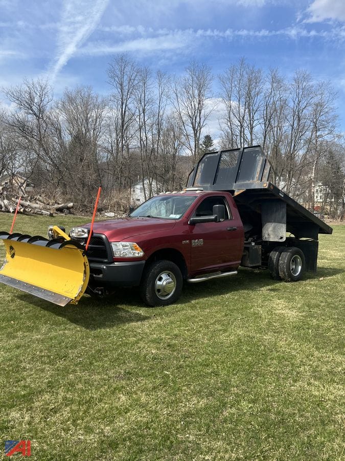 2014 Dodge Ram 3500 Equipment Image0