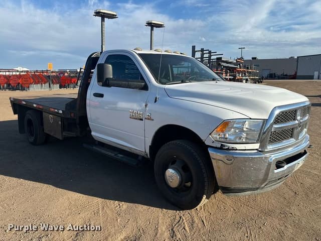 Image of Dodge Ram 3500 equipment image 2