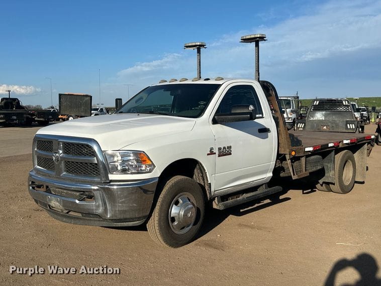 2014 Dodge Ram 3500 Equipment Image0