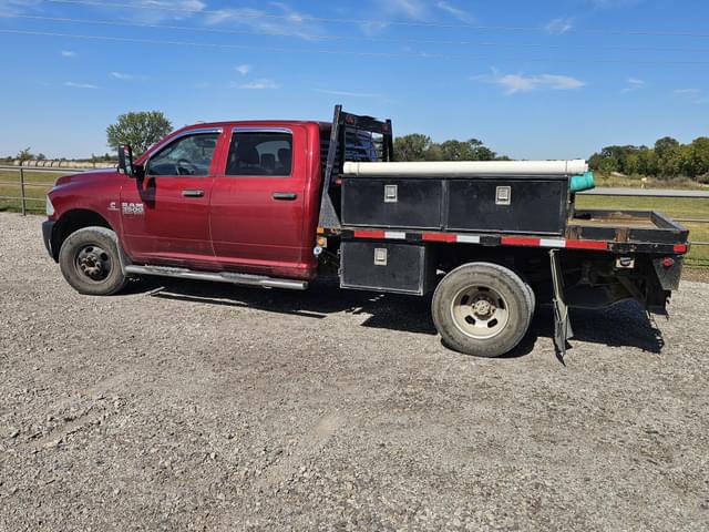 Image of Dodge Ram 3500HD equipment image 2