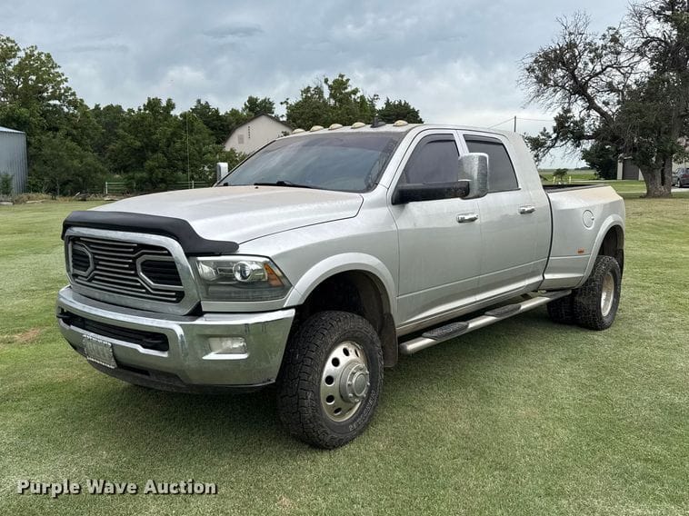 2014 Dodge Ram 3500 Equipment Image0