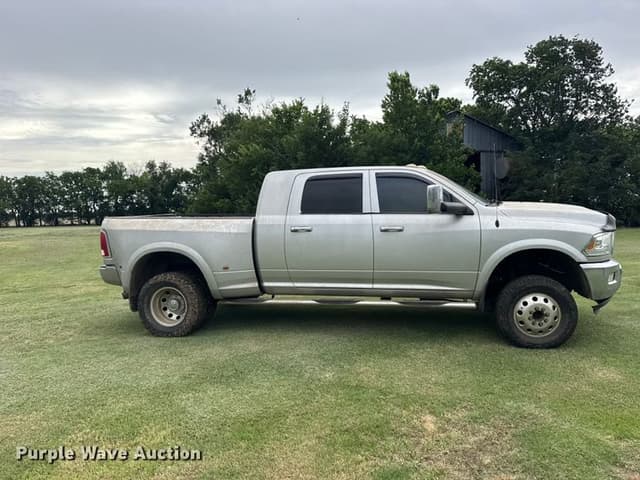 Image of Dodge Ram 3500 equipment image 3