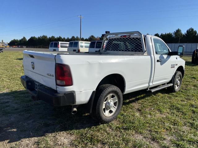 Image of Dodge Ram 3500 equipment image 3