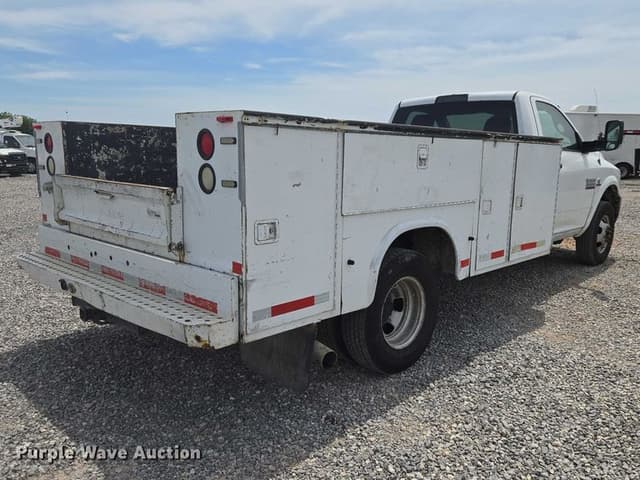 Image of Dodge Ram 3500 equipment image 4