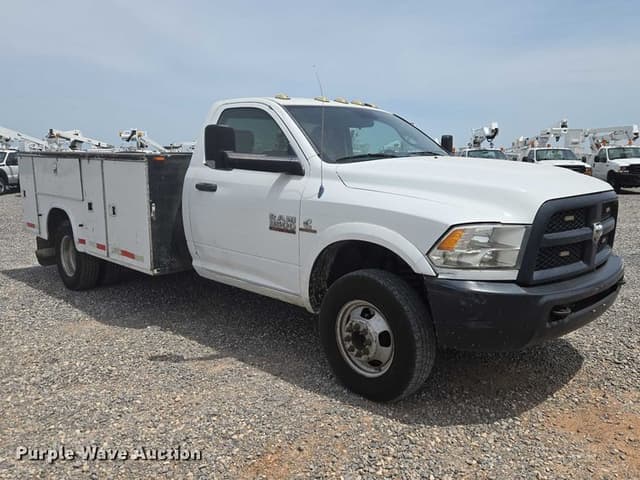 Image of Dodge Ram 3500 equipment image 2