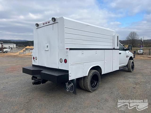 Image of Dodge Ram 5500 equipment image 2