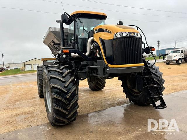 Image of RoGator RG1100 equipment image 4