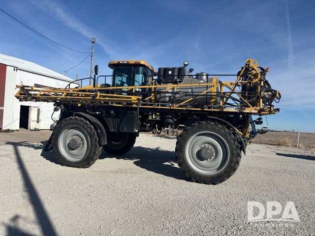 Image of RoGator RG1100 equipment image 4