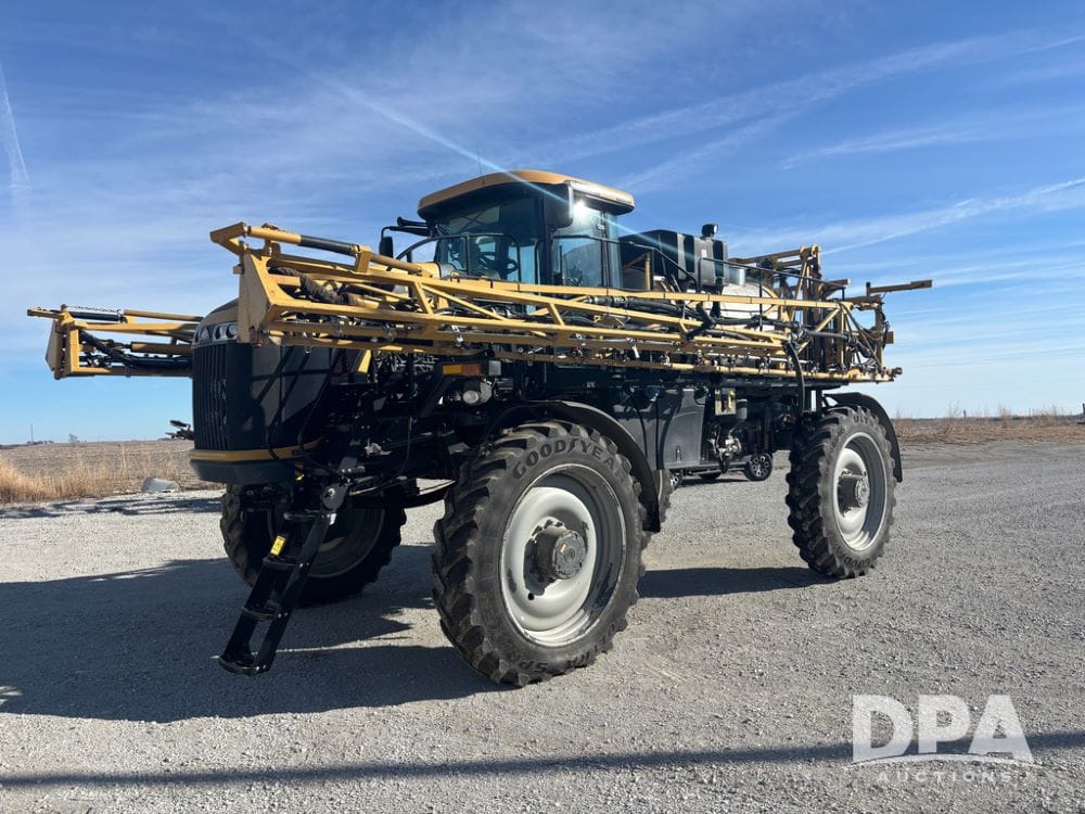 2014 RoGator RG1100 Equipment Image0