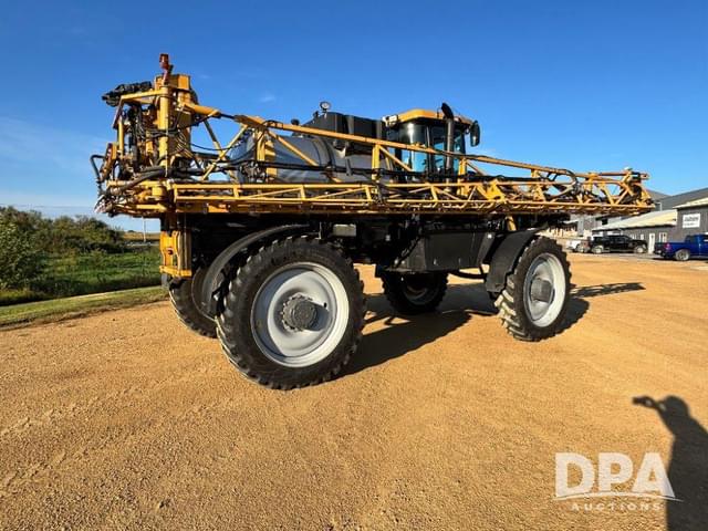 Image of RoGator RG1100 equipment image 4