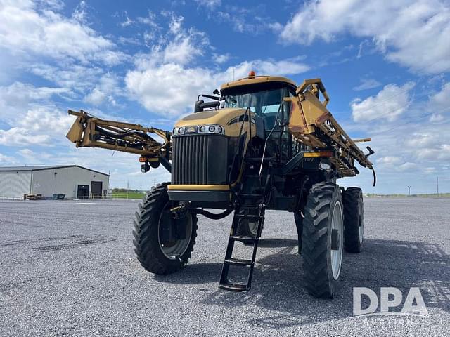 Image of RoGator RG1100 equipment image 1