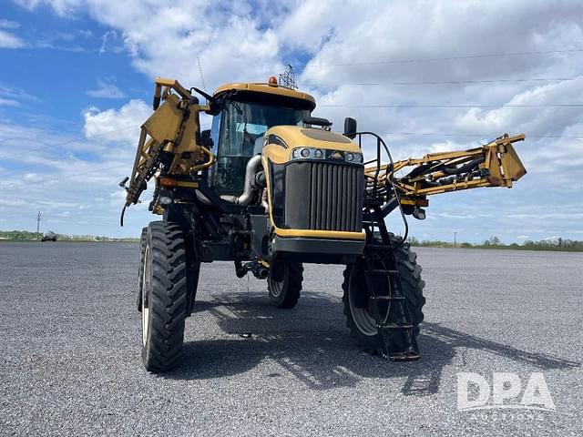 Image of RoGator RG1100 equipment image 3
