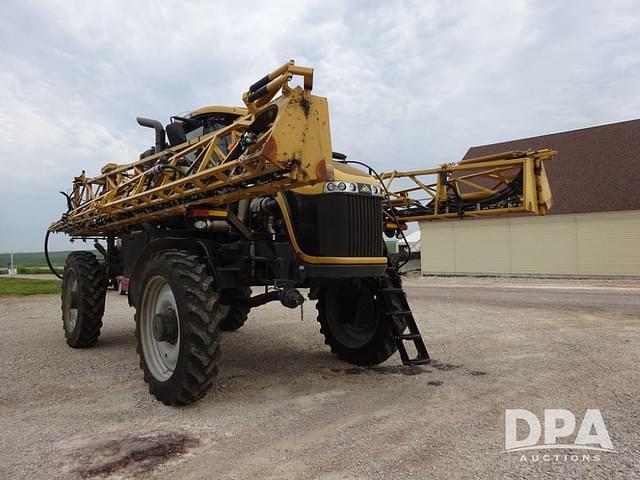 Image of RoGator RG1100 equipment image 1