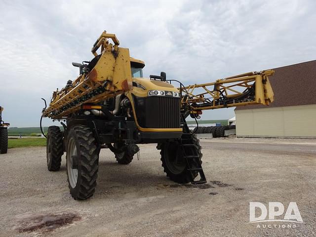 Image of RoGator RG1100 equipment image 2