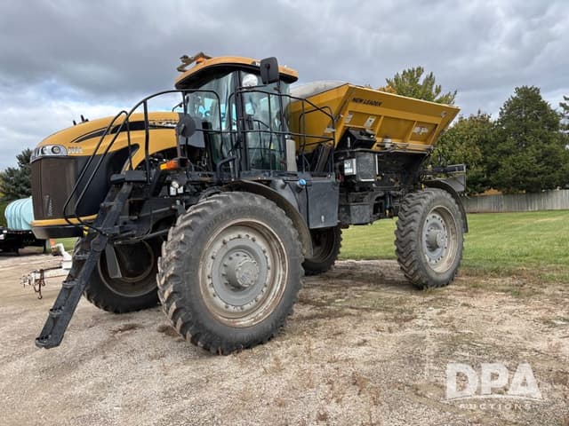 Image of RoGator RG1300 equipment image 1