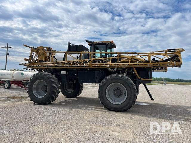 Image of RoGator RG1300 equipment image 2