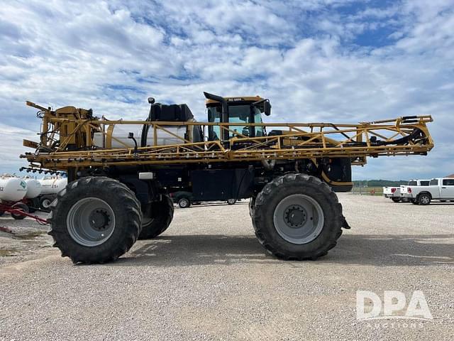 Image of RoGator RG1300 equipment image 3