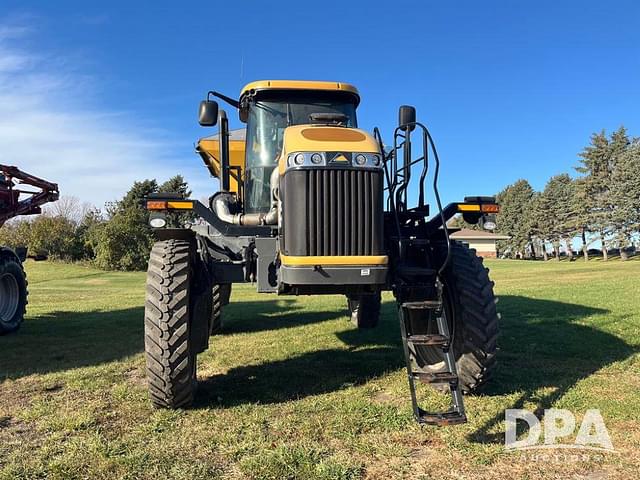 Image of RoGator RG900 equipment image 3