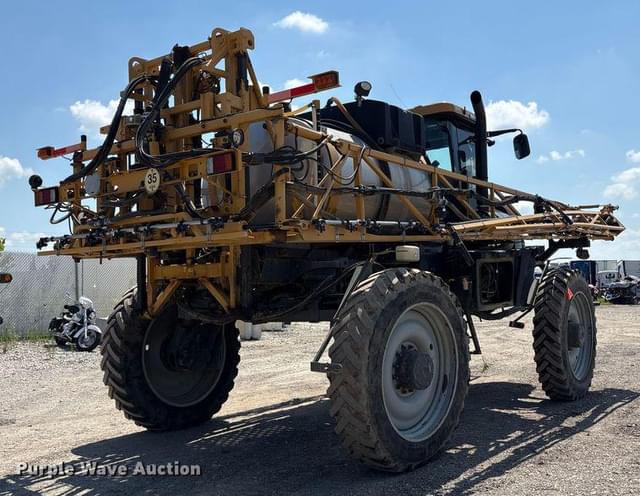 Image of RoGator RG1100 equipment image 4