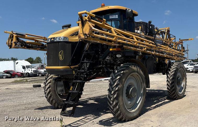 2014 RoGator RG1100 Equipment Image0