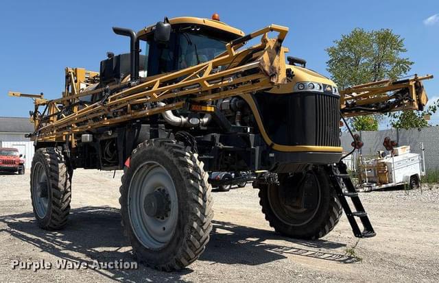 Image of RoGator RG1100 equipment image 2