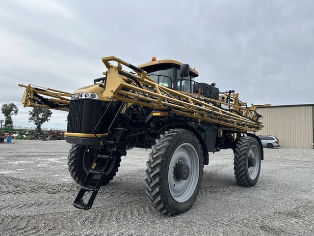 Image of RoGator RG1100 equipment image 2