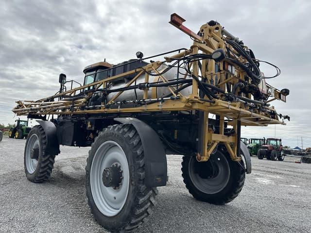 Image of RoGator RG1100 equipment image 4