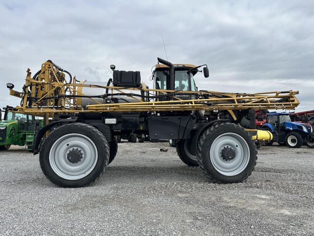 Image of RoGator RG1100 equipment image 1
