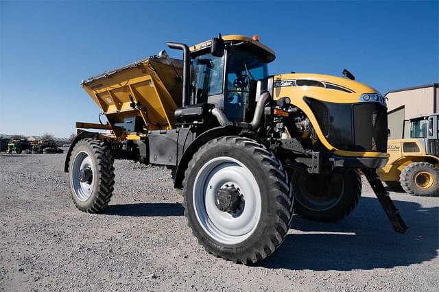 Image of RoGator RG1100 equipment image 1