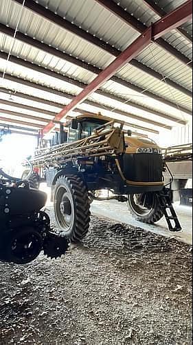 Image of RoGator RG1100 equipment image 4