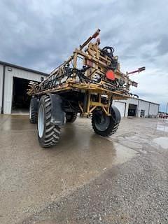 Image of RoGator RG1100 equipment image 2