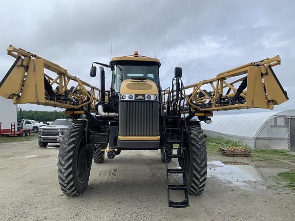 Image of RoGator RG1100 equipment image 1