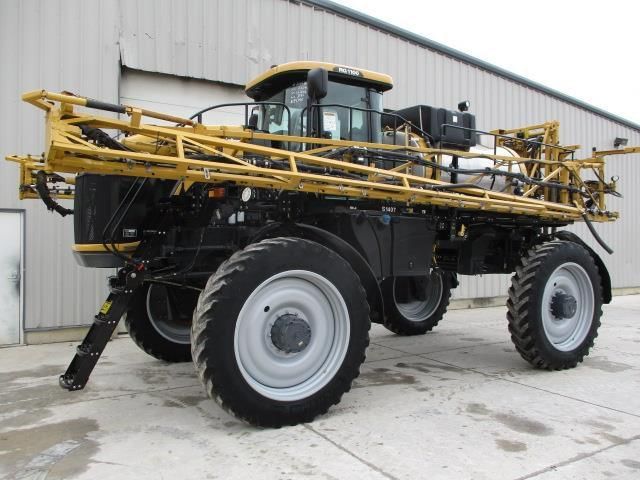 2014 RoGator RG1100 Equipment Image0
