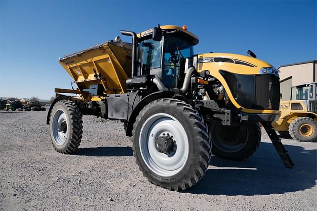 Image of RoGator RG1100 equipment image 1