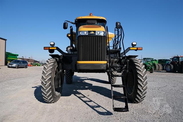 Image of RoGator RG1100 equipment image 4