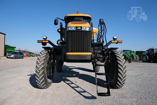 Image of RoGator RG1100 equipment image 4