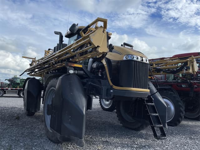 Image of RoGator RG1100 equipment image 1