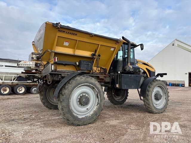 Image of RoGator RG1100 equipment image 4