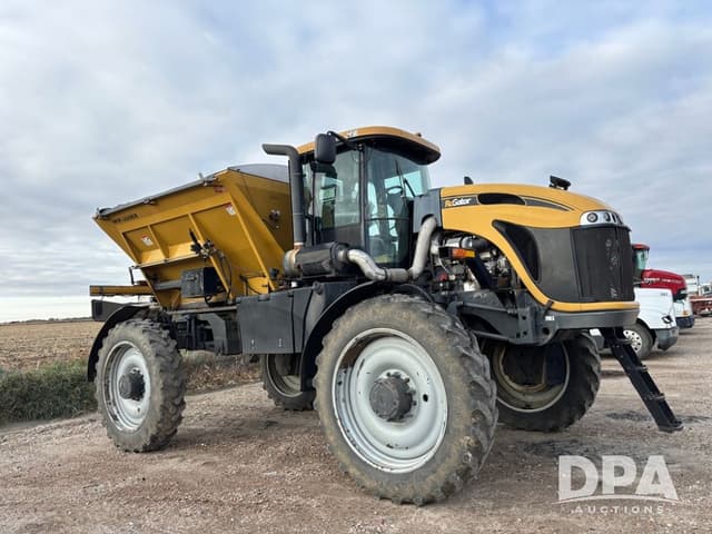 Image of RoGator RG1100 equipment image 1