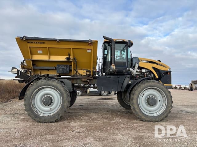 Image of RoGator RG1100 equipment image 2