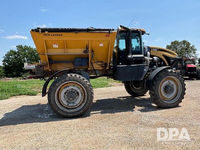 Image of RoGator RG1100 equipment image 3