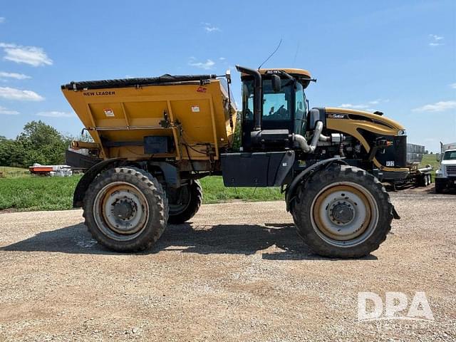 Image of RoGator RG1100 equipment image 2