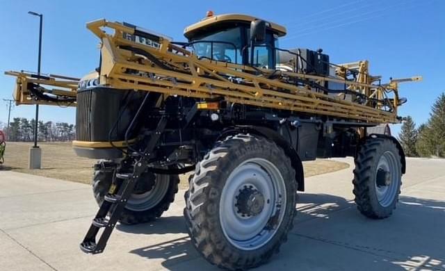 Image of RoGator RG1100 equipment image 1