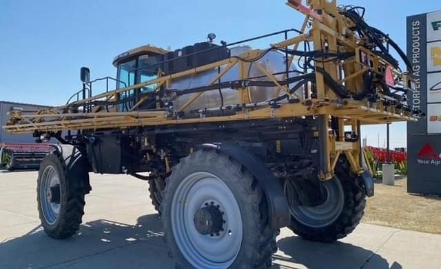 Image of RoGator RG1100 equipment image 2