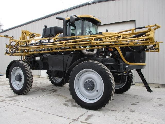 Image of RoGator RG1100 equipment image 1