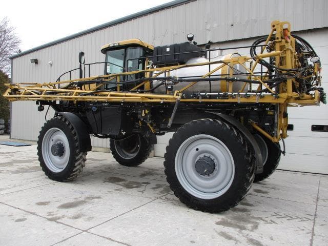 Image of RoGator RG1100 equipment image 4