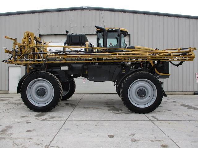 Image of RoGator RG1100 equipment image 3